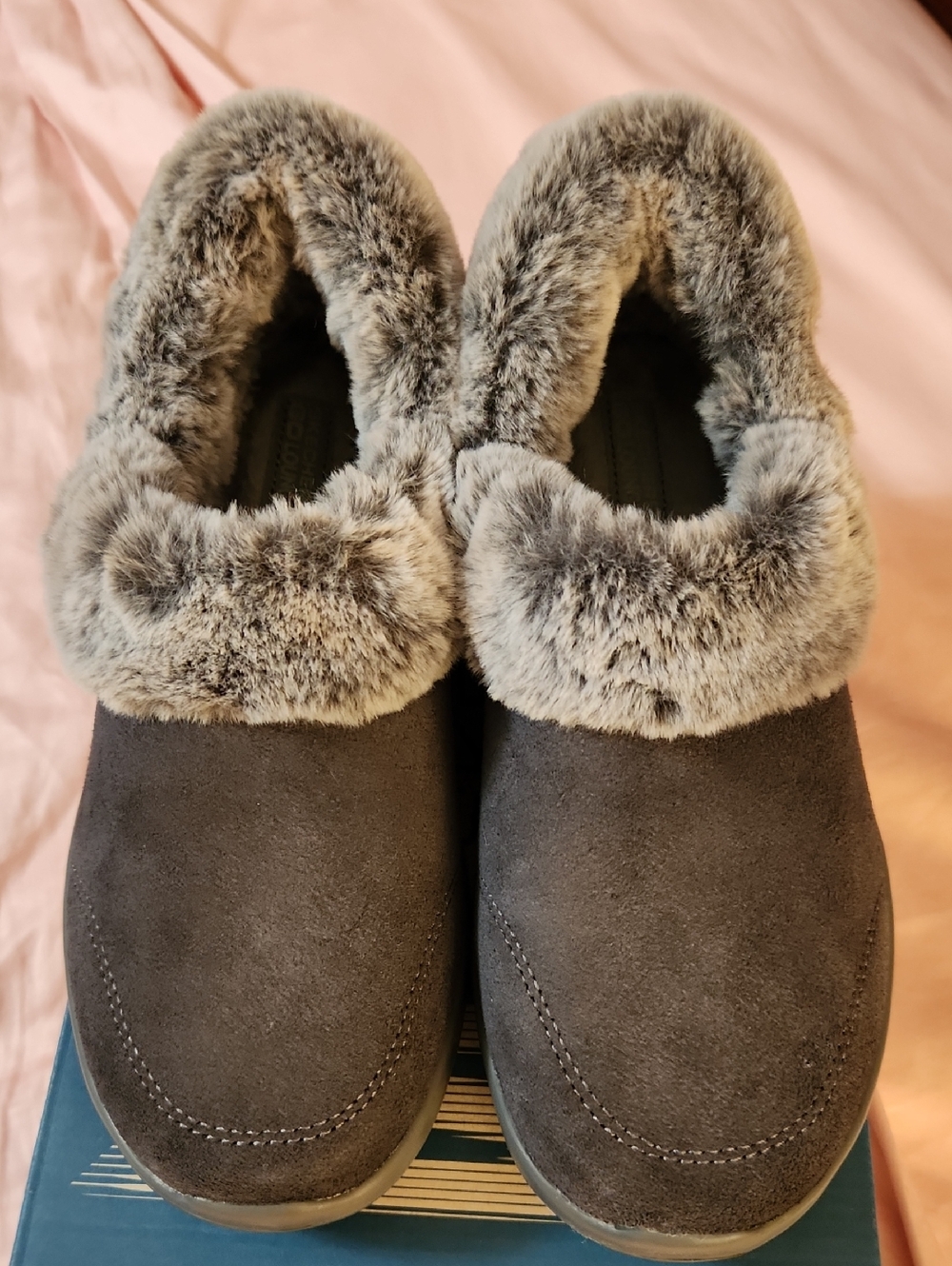 Skechers Women's Grey Faux-Fur Slip-On Slippers